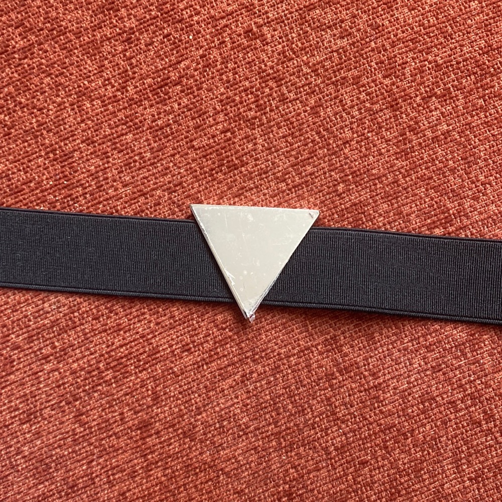 Iceberg Belt In Elastic Trim and silver Hardware Buckle with Logo NWOT size S/M